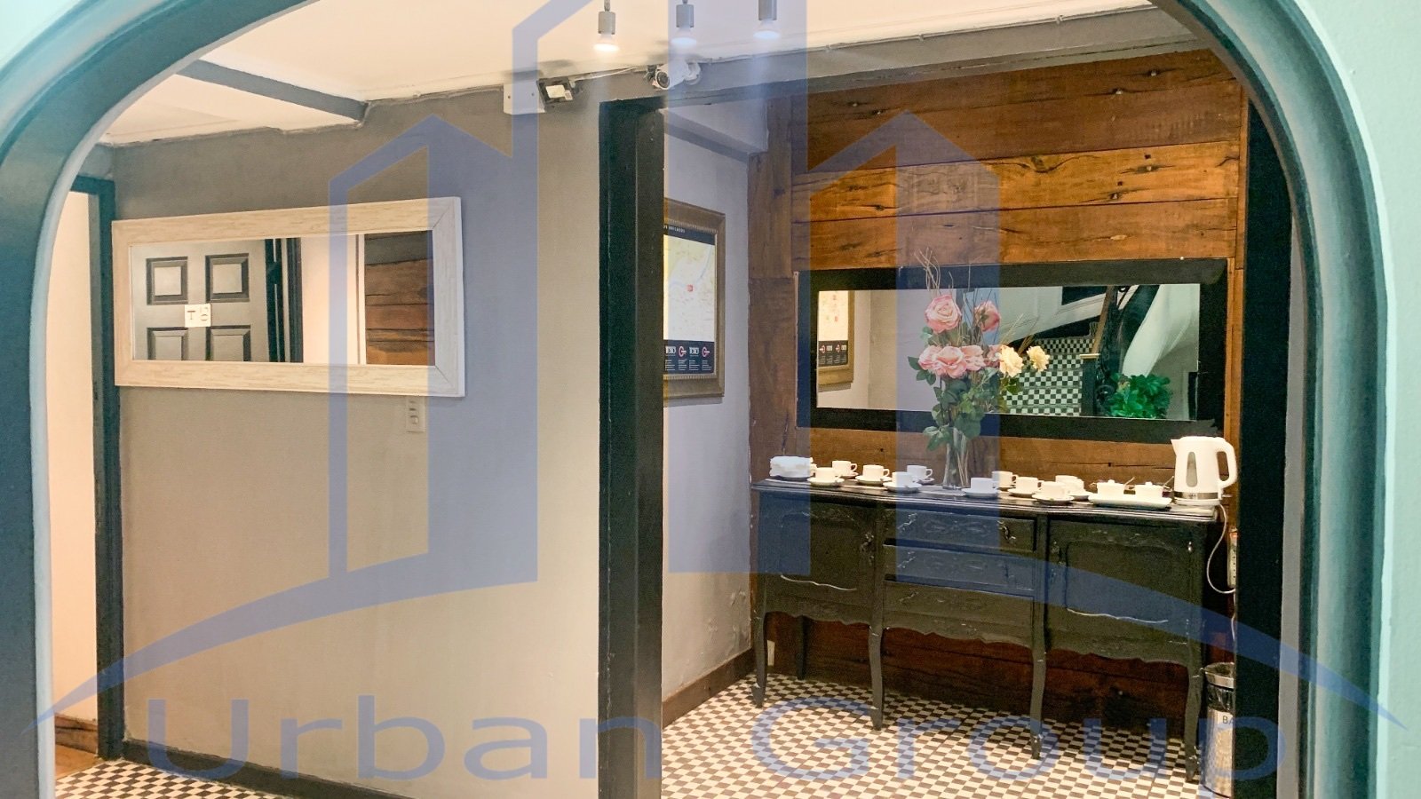 HOTEL FUNCIONANDO - IMPECABLE